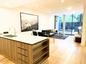 Courtyard Apartment WHI02018, Sydney